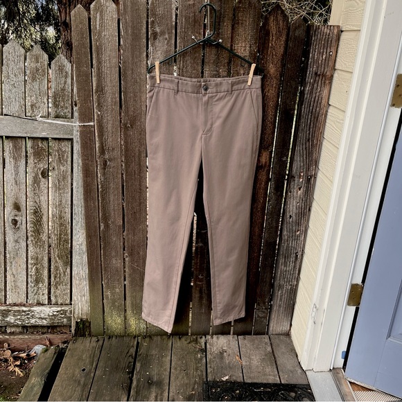 Everlane Men's The Performance Chino Uniform
Slim Fit Taupe Pants in Sz 31 X 32 - Picture 10 of 15